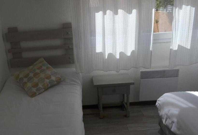 Трежместный Номер Economy, Hôtel Les Mimosas