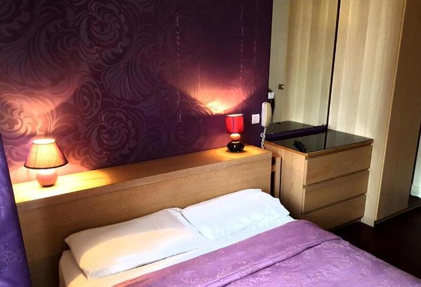 スタンダードシングルルーム, Hôtel Média