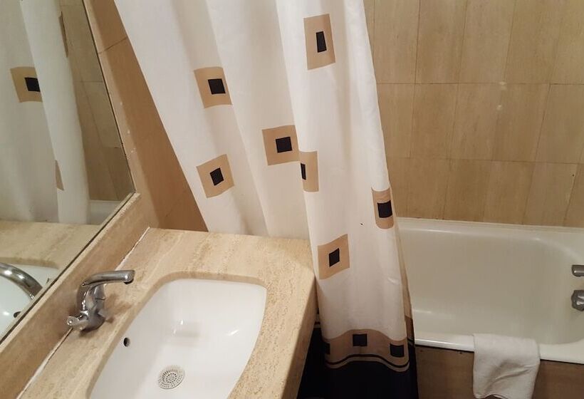 اتاق استاندارد, Hôtel Média
