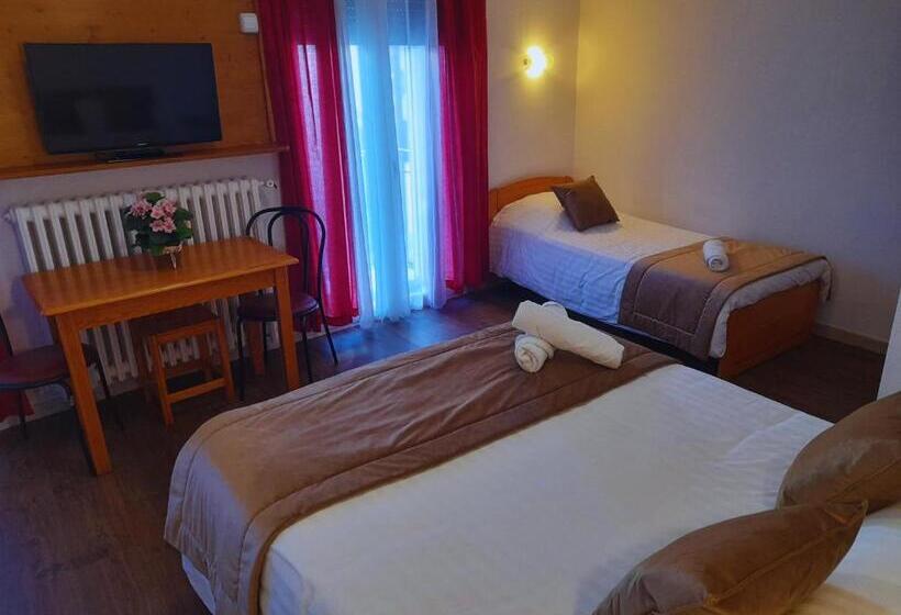 Номер Стандарт Трехместный, Le Catalan   Hôtel Et Appartements