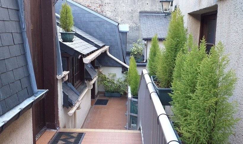 패밀리 룸, Le Chantilly