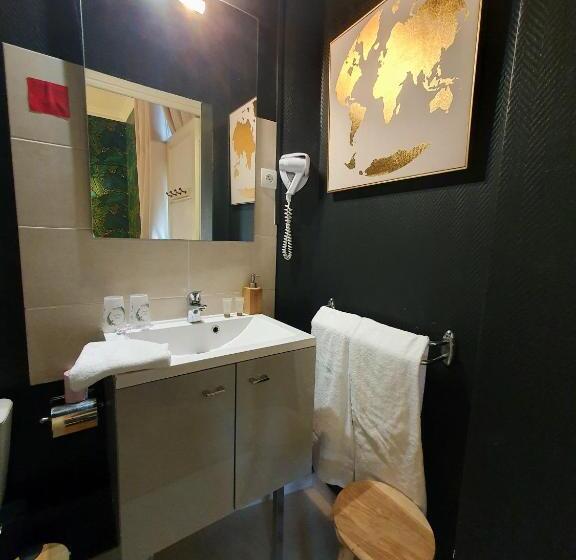 اتاق استاندارد سه نفره, Mondial