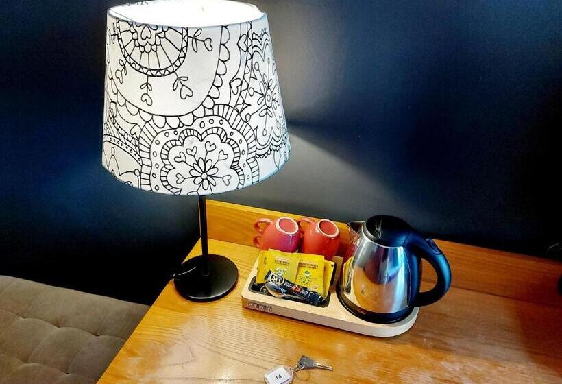 اتاق عادی, Mondial