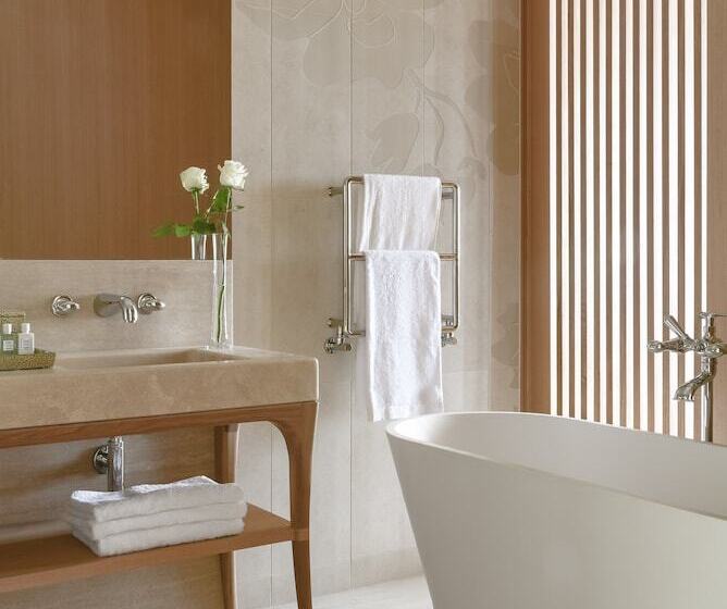 Полулюкс, Royal Champagne Hotel & Spa
