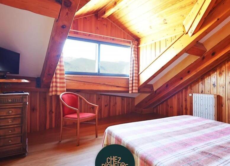 Номер Стандарт, Hôtel Picheyre