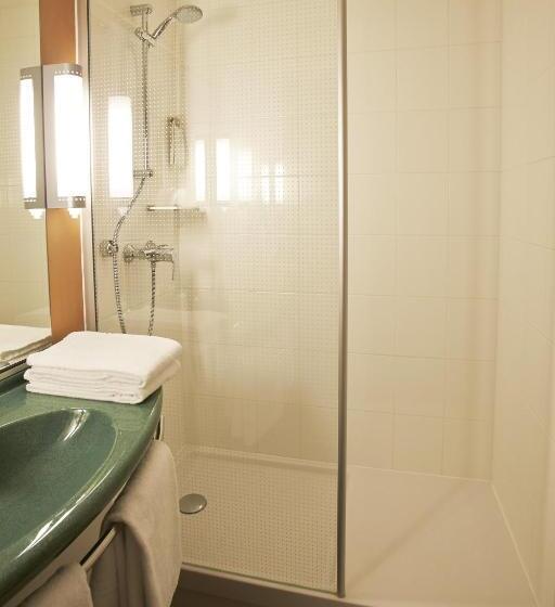 Номер Стандарт, Ibis Auray