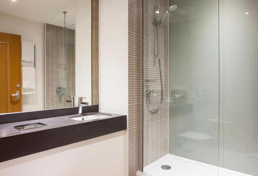 اتاق پرمیوم, Holiday Inn Ashford Central, An Ihg