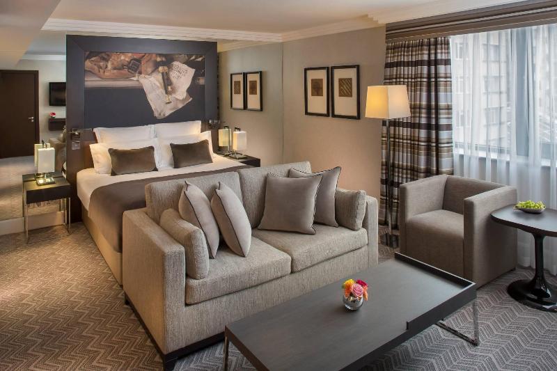 Полулюкс, Jumeirah Lowndes London