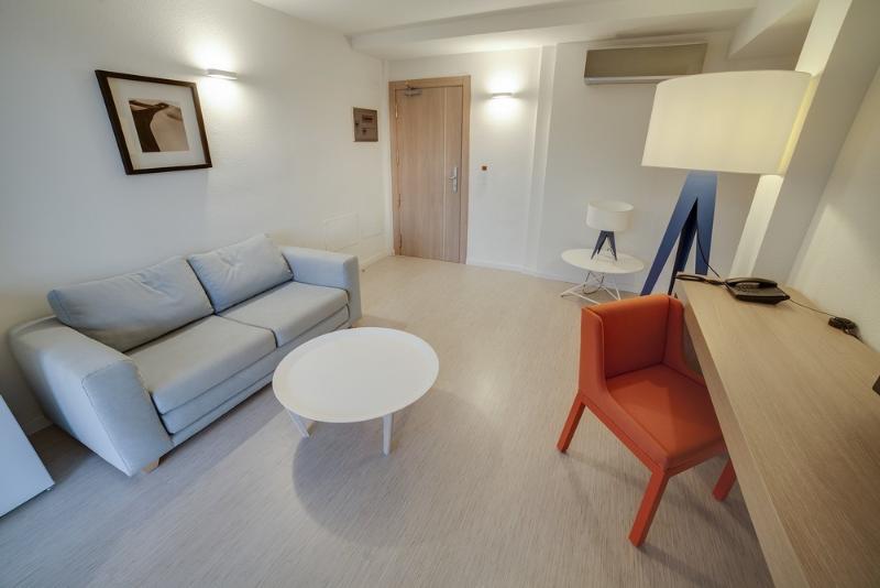 Апартаменты 1 Спальня, The Capital Hotel, Apartments & Townhouse