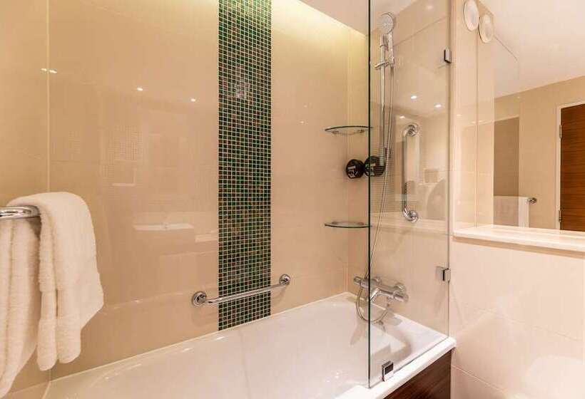 Номер Superior, 100 Queen S Gate Hotel London, Curio Collection By Hilton