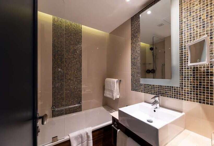 Номер Deluxe, 100 Queen S Gate Hotel London, Curio Collection By Hilton