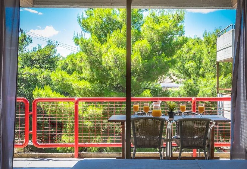 سوییت, Apollonia Hotel Apartments