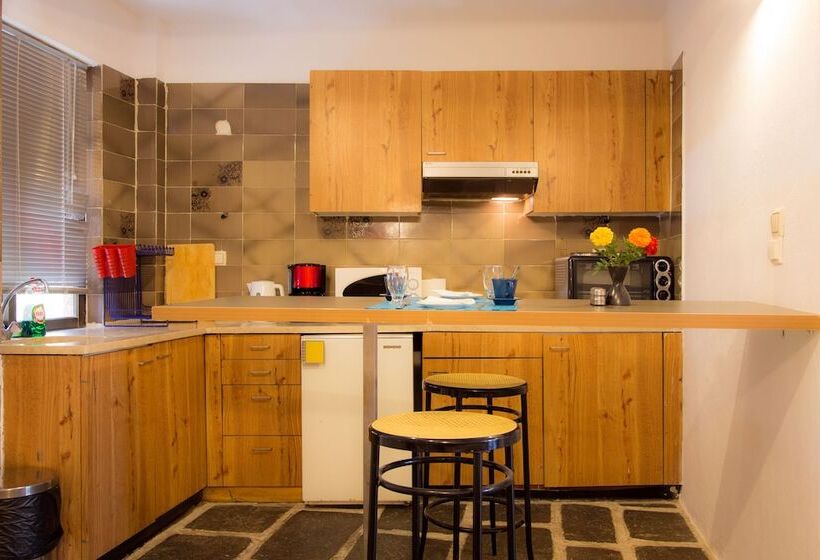 سوییت, Apollonia Hotel Apartments