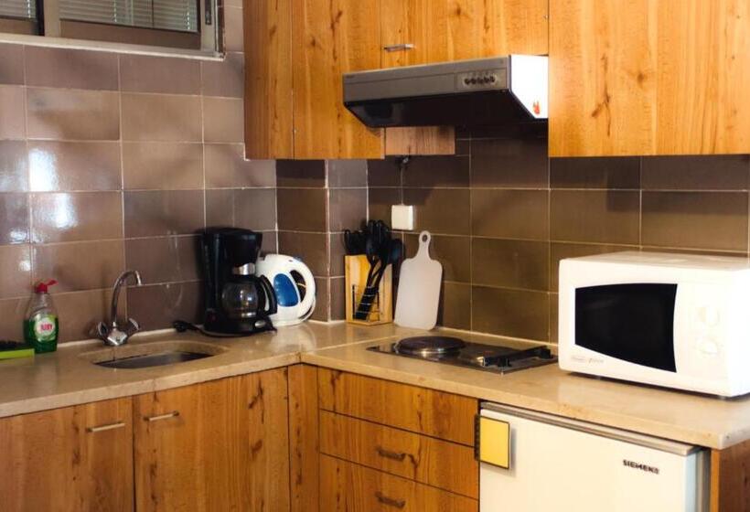 سوییت, Apollonia Hotel Apartments