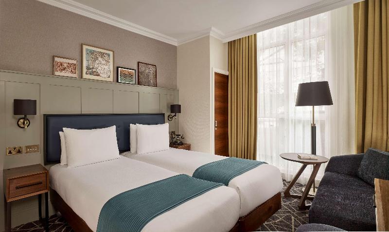 Номер Superior, 100 Queen S Gate Hotel London, Curio Collection By Hilton