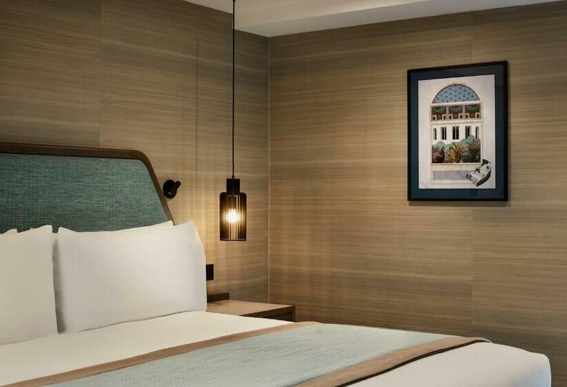 Полулюкс Кровать Кинг, Doubletree By Hilton  London  West End