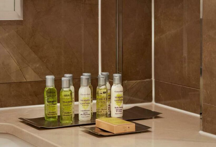 Номер Deluxe, Doubletree By Hilton  London  West End