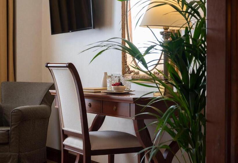 트리플 클래식 룸, Electra Palace  Athens