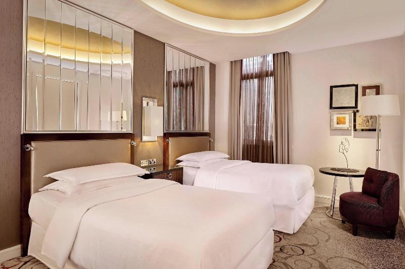 Номер Superior, Sheraton Grand London Park Lane