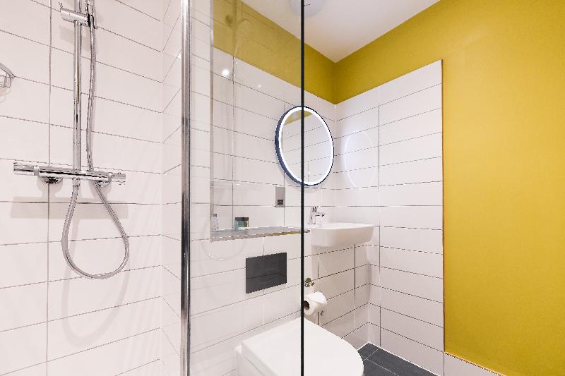 اتاق استاندارد, Byron