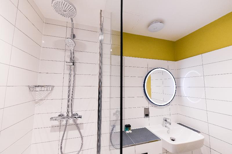 اتاق استاندارد, Byron