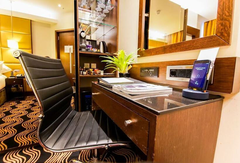 سوییت جونیور, Montcalm Piccadilly Townhouse, London West End