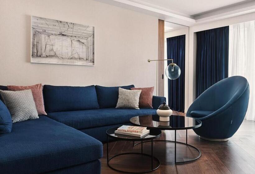 Люкс с Бассейном, Grand Hyatt Athens