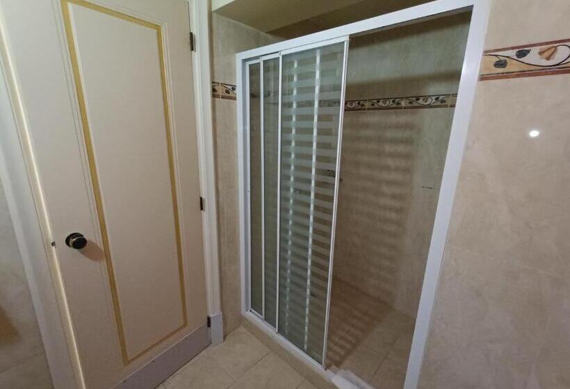 Номер Стандарт, Queens Leriotis