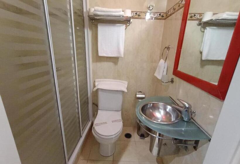 Номер Стандарт Трехместный, Queens Leriotis