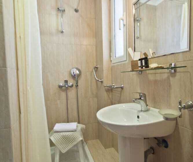 اتاق اکونومی, Triton Hotel Piraeus