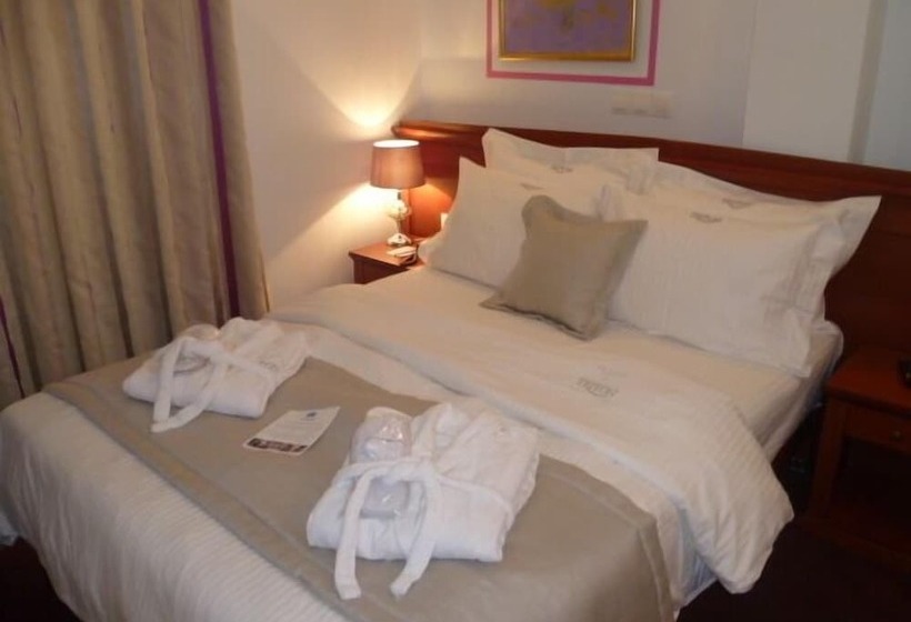 اتاق اجرایی, Triton Hotel Piraeus