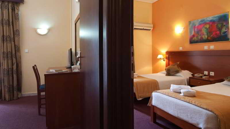 اتاق خانوادگی, Triton Hotel Piraeus