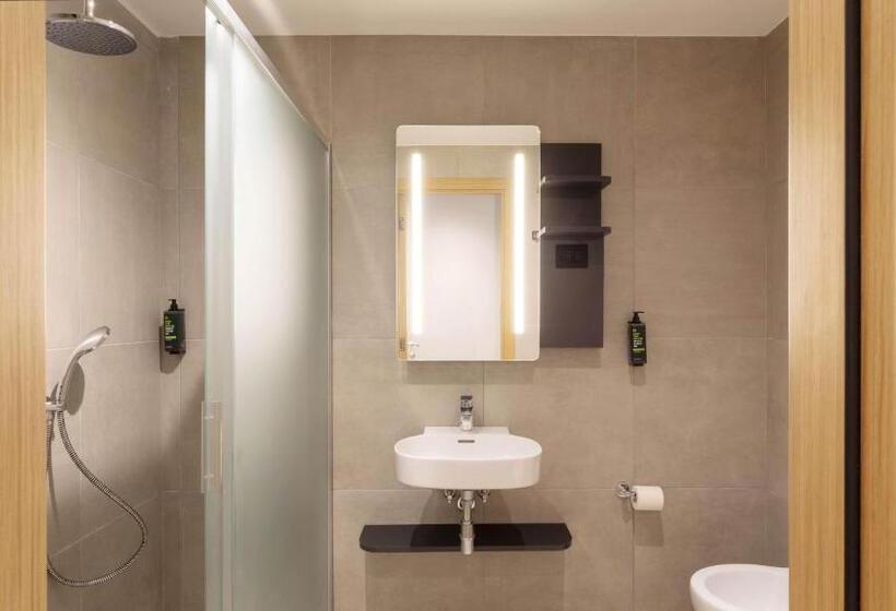اتاق استاندارد سه نفره, B&B HOTEL Como Baradello