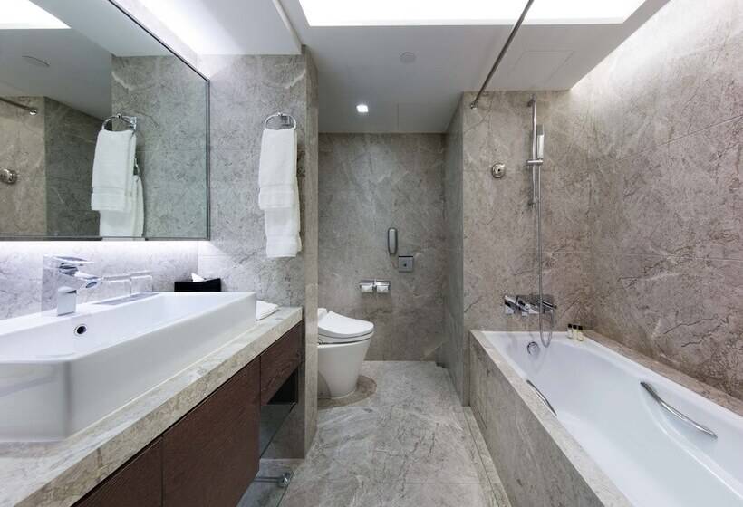 اتاق کلاب, New World Millennium Hong Kong