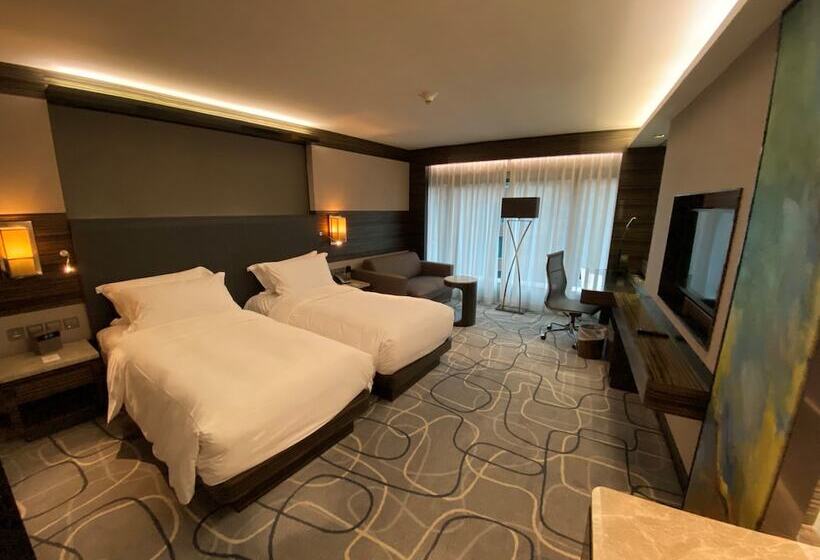 اتاق کلاب, New World Millennium Hong Kong