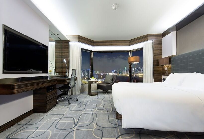 سوئیت با چشم‌انداز, New World Millennium Hong Kong