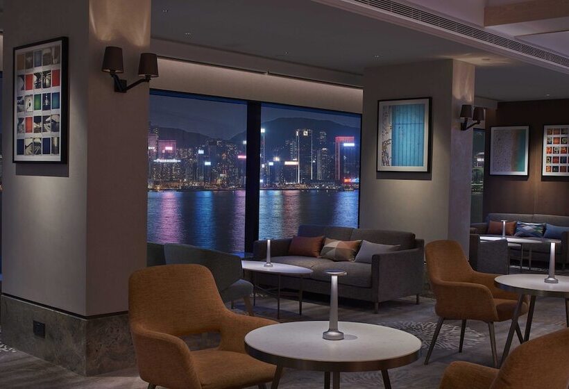 سوئیت با چشم‌انداز, New World Millennium Hong Kong