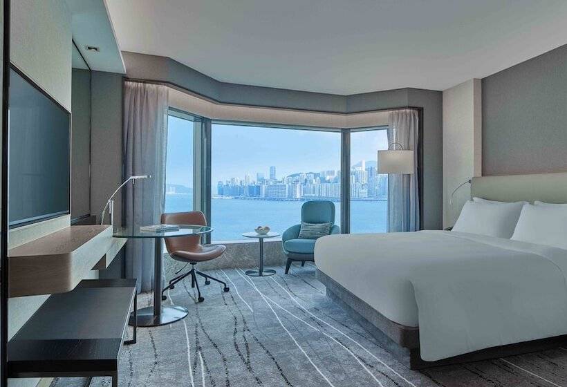 سوئیت با چشم‌انداز, New World Millennium Hong Kong