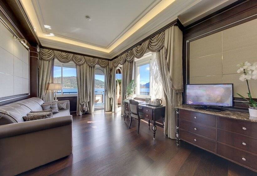 Полулюкс Вид на Озеро, Splendid