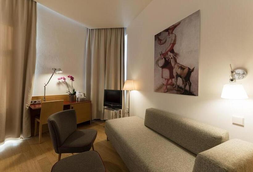 اتاق سوپریور با بالکن, Stiegl Scala