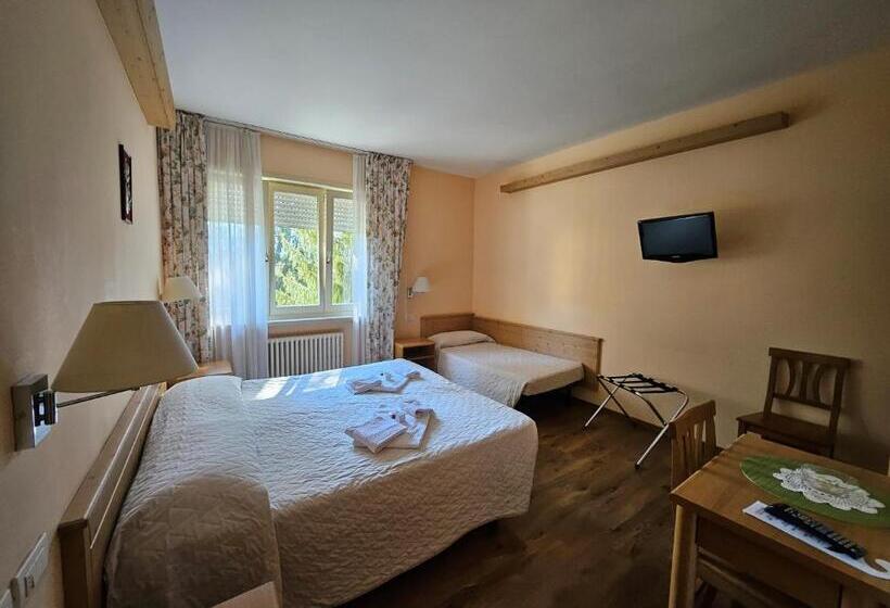 Номер Стандарт Трехместный, Park Hotel Sacro Cuore