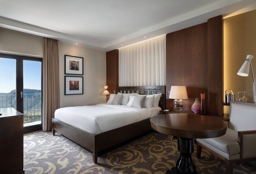 Номер Deluxe с Видом, Renaissance Tuscany Il Ciocco Resort & Spa