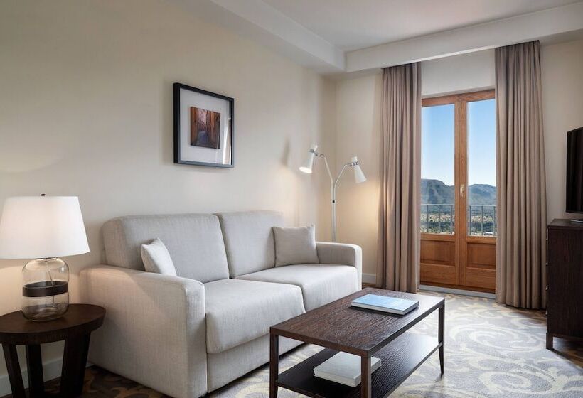 Люкс Повышенной Комфортности, Renaissance Tuscany Il Ciocco Resort & Spa