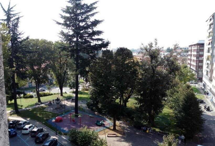 اتاق استاندارد سه نفره, Astoria Gallarate
