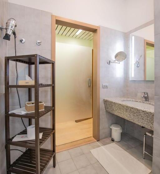 اتاق استاندارد سه نفره, Astoria Gallarate