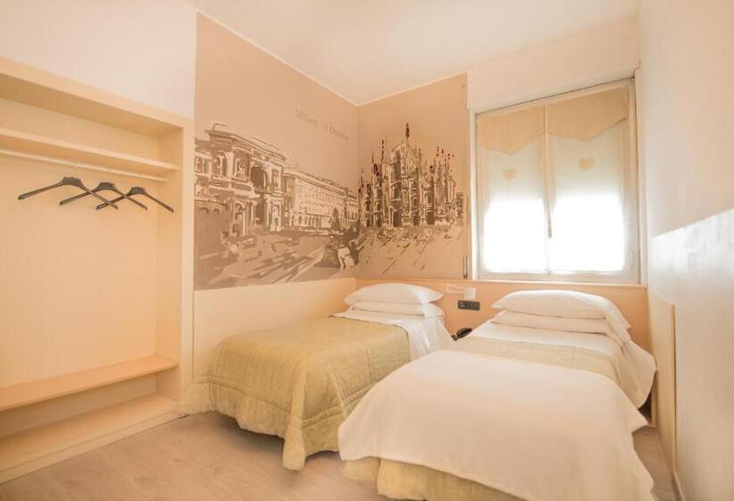 اتاق استاندارد سه نفره, Astoria Gallarate
