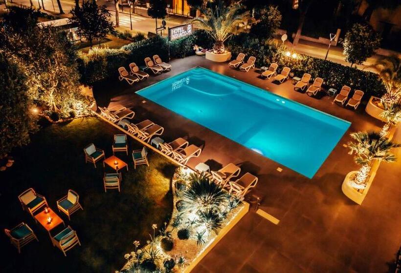 اتاق استاندارد با بالکن, Benaco