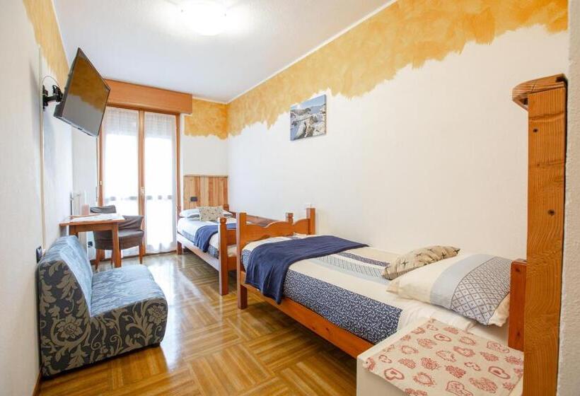 Quarto Estandar com Vistas, Biancospino