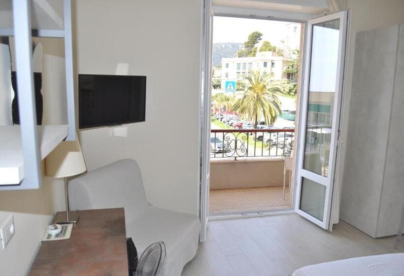 Standard Room with Balcony Side Sea View, Boncardo