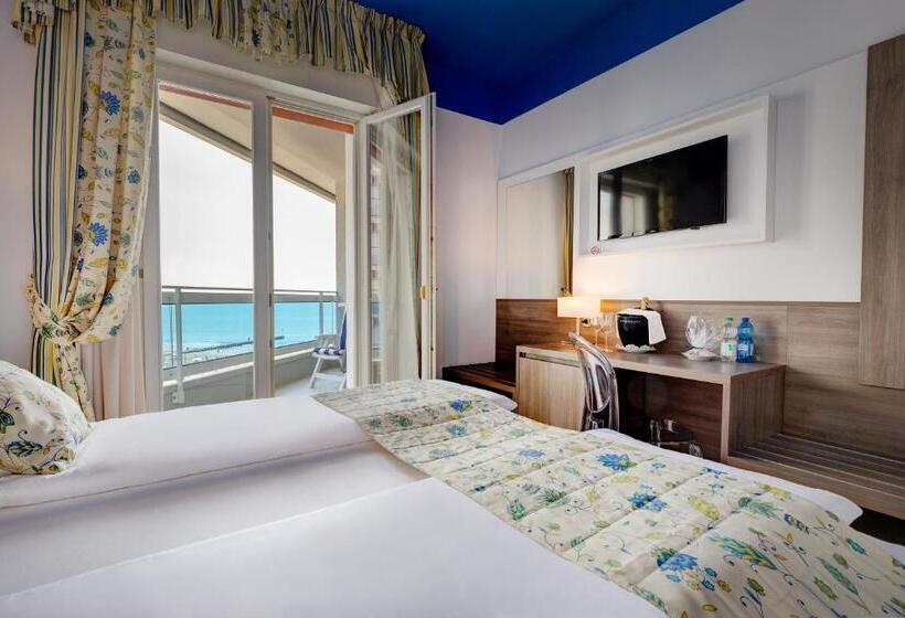 Номер Стандарт Боковой Вид на Море, Cavalieri Palace